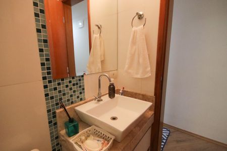 Apartamento à venda com 80m², 3 quartos e 2 vagasBanheiro Social