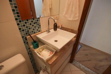 Apartamento à venda com 80m², 3 quartos e 2 vagasBanheiro Social