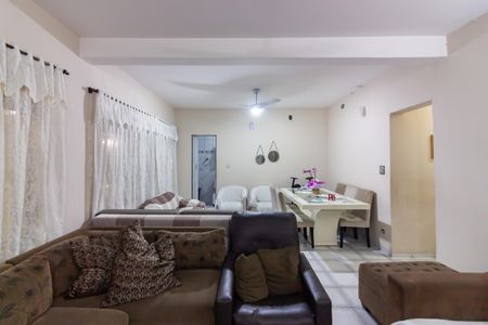 Casa à venda com 299m², 3 quartos e 4 vagasSala