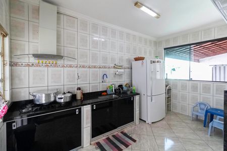 Casa à venda com 150m², 3 quartos e 2 vagas Casa à venda com 150m², 3 quartos e 2 vagasCozinha