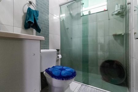 Casa à venda com 150m², 3 quartos e 2 vagas Casa à venda com 150m², 3 quartos e 2 vagasBanheiro social
