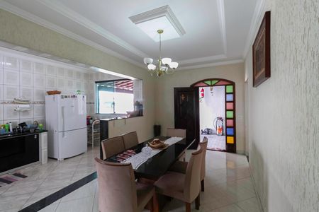 Casa à venda com 150m², 3 quartos e 2 vagas Casa à venda com 150m², 3 quartos e 2 vagasCopa