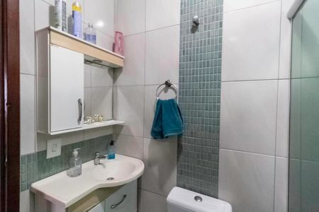 Casa à venda com 150m², 3 quartos e 2 vagas Casa à venda com 150m², 3 quartos e 2 vagasBanheiro social