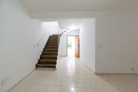 Casa à venda com 206m², 3 quartos e 4 vagas Casa à venda com 206m², 3 quartos e 4 vagasÁrea comum - Salão
