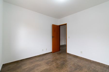 Casa à venda com 206m², 3 quartos e 4 vagas Casa à venda com 206m², 3 quartos e 4 vagasQuarto 3