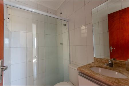 Casa de condomínio à venda com 100m², 2 quartos e 1 vaga Casa de condomínio à venda com 100m², 2 quartos e 1 vagaBanheiro da Suíte