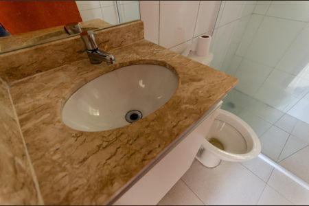 Casa de condomínio à venda com 100m², 2 quartos e 1 vaga Casa de condomínio à venda com 100m², 2 quartos e 1 vagaBanheiro da Suíte 2