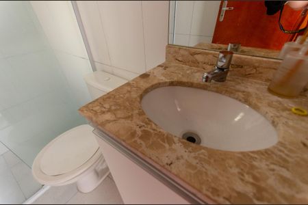 Casa de condomínio à venda com 100m², 2 quartos e 1 vaga Casa de condomínio à venda com 100m², 2 quartos e 1 vagaBanheiro da Suíte