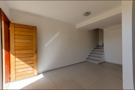 Casa de condomínio à venda com 100m², 2 quartos e 1 vaga Casa de condomínio à venda com 100m², 2 quartos e 1 vagaSala
