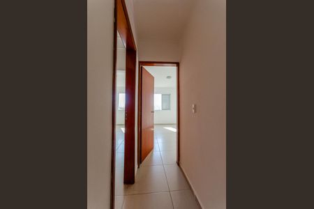 Casa de condomínio à venda com 100m², 2 quartos e 1 vaga Casa de condomínio à venda com 100m², 2 quartos e 1 vagaCorredor