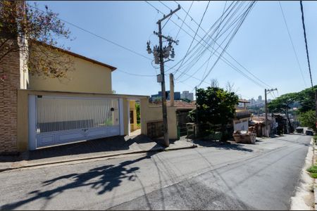Casa de condomínio à venda com 100m², 2 quartos e 1 vaga Casa de condomínio à venda com 100m², 2 quartos e 1 vagaFachada
