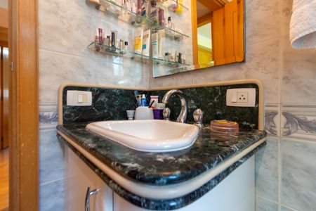 Apartamento à venda com 200m², 4 quartos e 2 vagasBanheiro