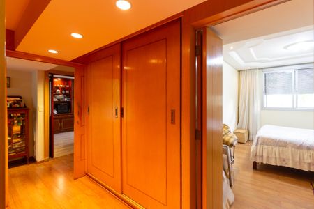 Apartamento à venda com 200m², 4 quartos e 2 vagasCloset da suíte