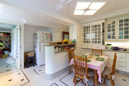 Apartamento à venda com 200m², 4 quartos e 2 vagasCozinha