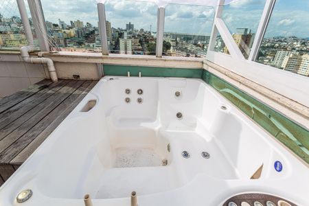Apartamento à venda com 140m², 3 quartos e 3 vagasJacuzzi da Cobertura