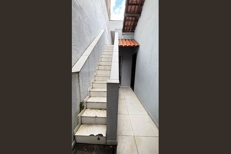 Casa à venda com 162m², 3 quartos e 3 vagasEscada