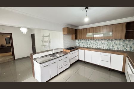 Casa à venda com 162m², 3 quartos e 3 vagasCozinha