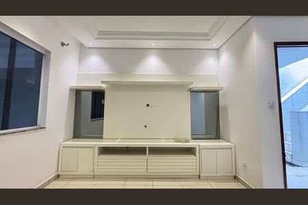 Casa à venda com 162m², 3 quartos e 3 vagasSala