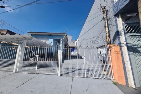 Casa à venda com 200m², 4 quartos e 4 vagas Casa à venda com 200m², 4 quartos e 4 vagasFachada