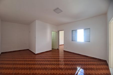 Casa à venda com 200m², 4 quartos e 4 vagas Casa à venda com 200m², 4 quartos e 4 vagasSala