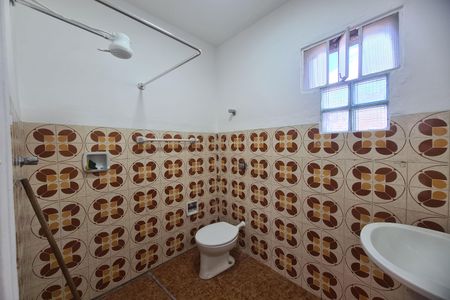 Casa à venda com 200m², 4 quartos e 4 vagas Casa à venda com 200m², 4 quartos e 4 vagasBanheiro