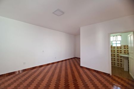 Casa à venda com 200m², 4 quartos e 4 vagas Casa à venda com 200m², 4 quartos e 4 vagasSala