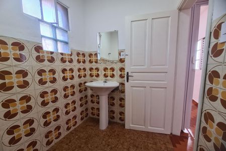 Casa à venda com 200m², 4 quartos e 4 vagas Casa à venda com 200m², 4 quartos e 4 vagasBanheiro