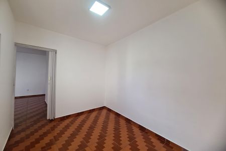 Casa à venda com 200m², 4 quartos e 4 vagas Casa à venda com 200m², 4 quartos e 4 vagasQuarto
