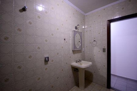 Casa para alugar com 170m², 3 quartos e 2 vagasBanheiro Social