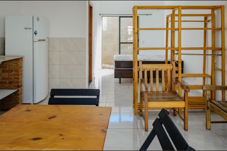 Studio para alugar com 28m², 1 quarto e sem vaga Studio para alugar com 28m², 1 quarto e sem vagaSala / Quarto / Cozinha
