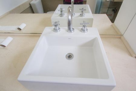 Apartamento para alugar com 179m², 3 quartos e 3 vagasBanheiro Suíte 2