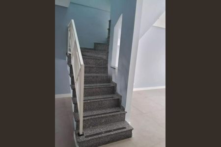 Casa à venda com 175m², 3 quartos e sem vaga Casa à venda com 175m², 3 quartos e sem vagaSala