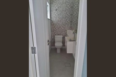 Casa à venda com 175m², 3 quartos e sem vaga Casa à venda com 175m², 3 quartos e sem vagaLavabo