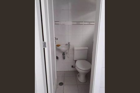 Casa à venda com 175m², 3 quartos e sem vaga Casa à venda com 175m², 3 quartos e sem vagaBanheiro de Serviço