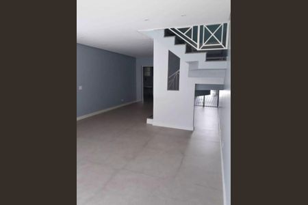 Casa à venda com 175m², 3 quartos e sem vaga Casa à venda com 175m², 3 quartos e sem vagaSala