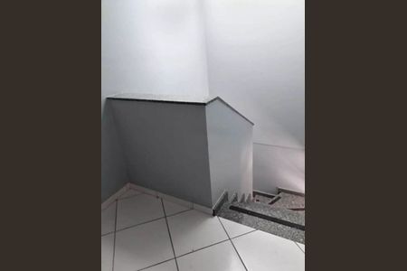 Casa à venda com 175m², 3 quartos e sem vaga Casa à venda com 175m², 3 quartos e sem vagaEscadas