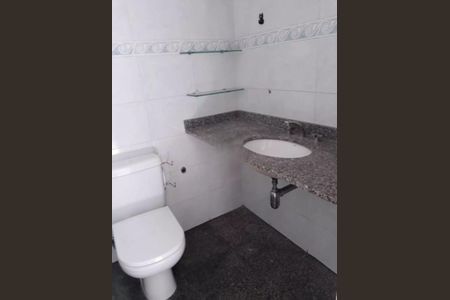 Casa à venda com 175m², 3 quartos e sem vaga Casa à venda com 175m², 3 quartos e sem vagaBanheiro 2