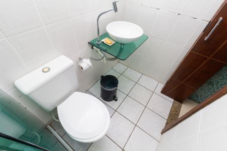 Casa à venda com 300m², 4 quartos e 2 vagasEdicula: Banheiro