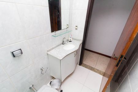 Casa à venda com 300m², 4 quartos e 2 vagasBanheiro 3