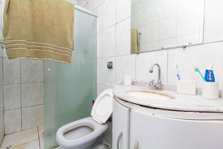 Casa à venda com 300m², 4 quartos e 2 vagasBanheiro 2