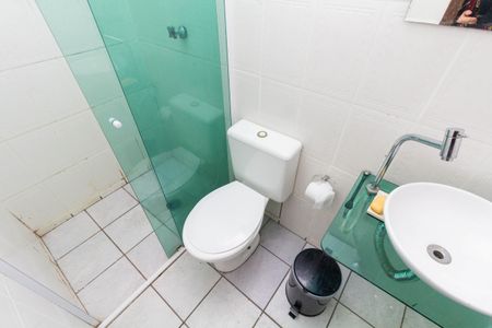 Casa à venda com 300m², 4 quartos e 2 vagasEdicula: Banheiro