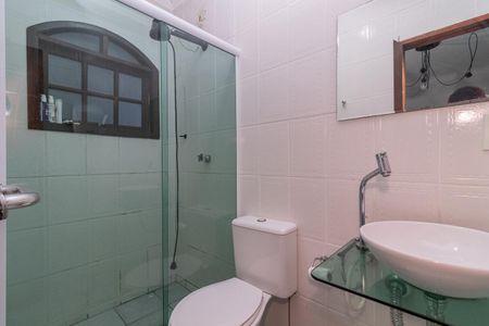 Casa à venda com 300m², 4 quartos e 2 vagas Casa à venda com 300m², 4 quartos e 2 vagasBanheiro social
