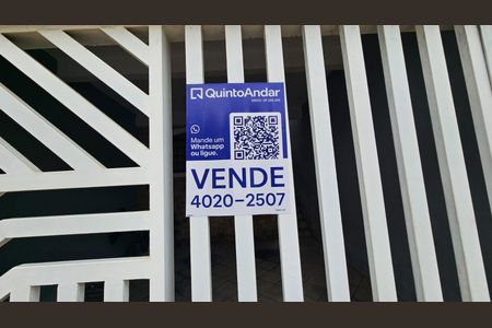 Casa à venda com 300m², 4 quartos e 2 vagasFachada e placa