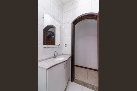Casa à venda com 300m², 4 quartos e 2 vagas Casa à venda com 300m², 4 quartos e 2 vagasBanheiro de serviço