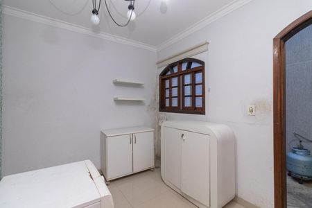 Casa à venda com 300m², 4 quartos e 2 vagas Casa à venda com 300m², 4 quartos e 2 vagasÁrea de Serviço
