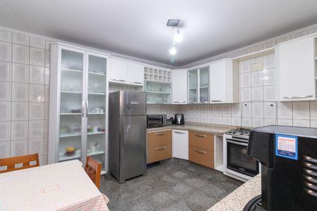 Casa à venda com 300m², 4 quartos e 2 vagas Casa à venda com 300m², 4 quartos e 2 vagasSala/Cozinha