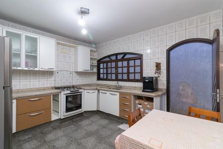 Casa à venda com 300m², 4 quartos e 2 vagas Casa à venda com 300m², 4 quartos e 2 vagasSala/Cozinha