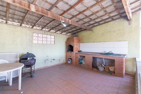 Casa à venda com 300m², 4 quartos e 2 vagas Casa à venda com 300m², 4 quartos e 2 vagasChurrasqueira
