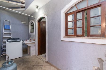 Casa à venda com 300m², 4 quartos e 2 vagas Casa à venda com 300m², 4 quartos e 2 vagasÁrea de Serviço