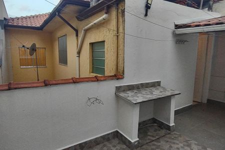 Casa para alugar com 100m², 2 quartos e 1 vagaQuintal
